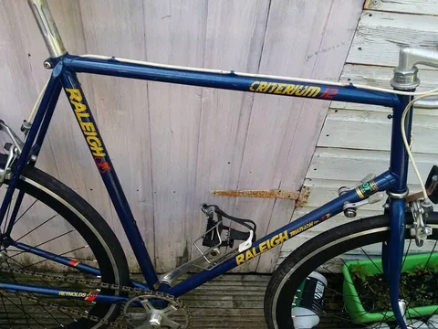 The frame, showing Criterium 12, Raleigh Triathlon and Reynolds 501 transfers
