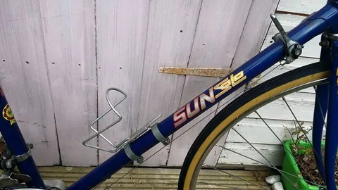 Down tube transfer reading Sun Solo in silver, gold and red